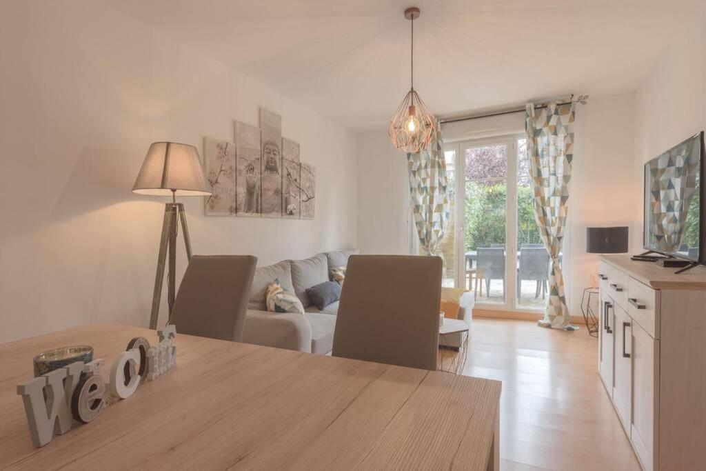 Garden Apartment Next To Disneyland Bussy-Saint-Georges Bagian luar foto