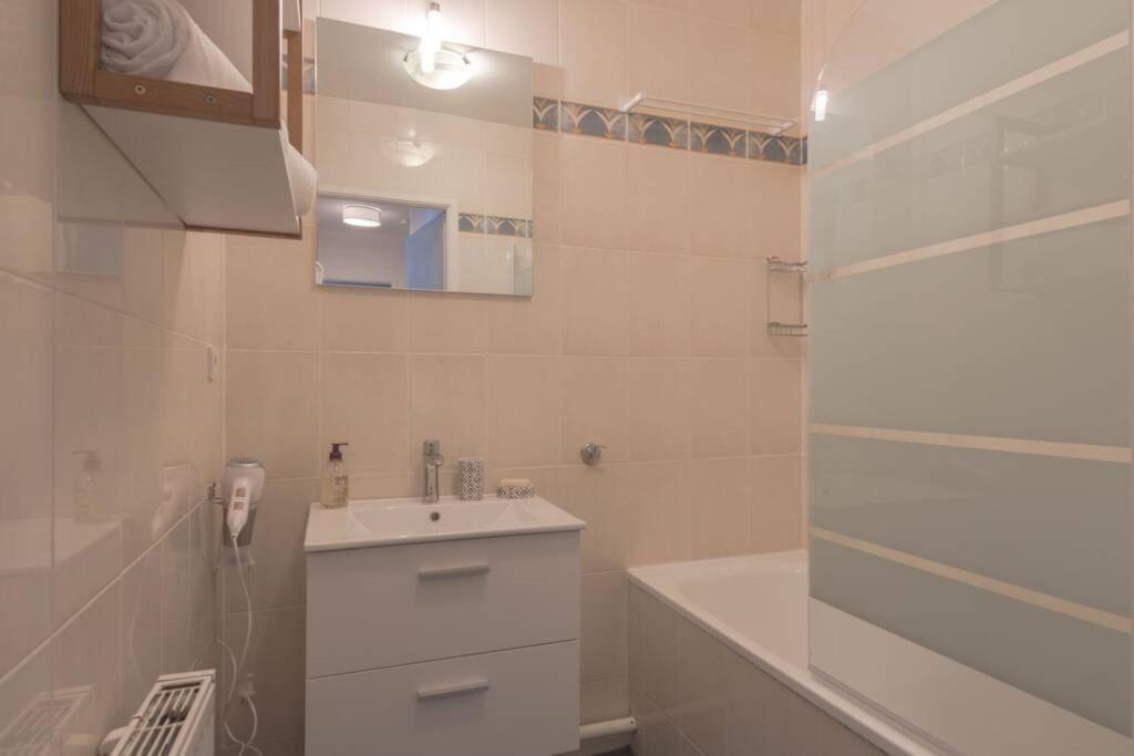 Garden Apartment Next To Disneyland Bussy-Saint-Georges Bagian luar foto